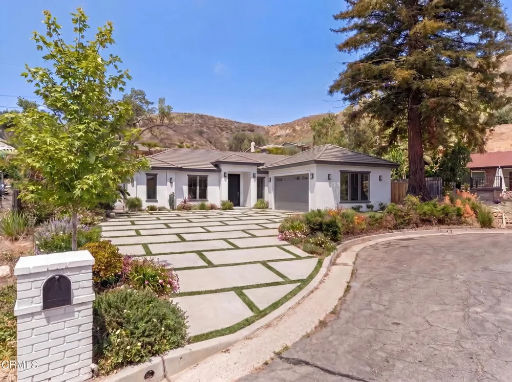 235 Grandridge Court Ventura, CA 93003