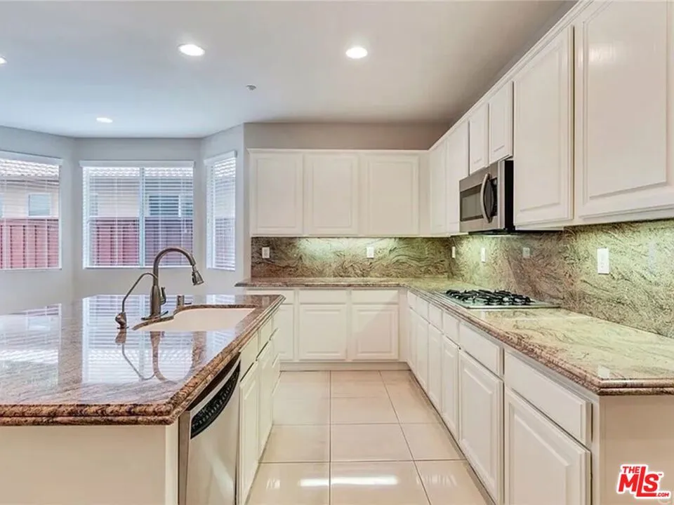 11563 Trailway Drive Riverside, CA 92505