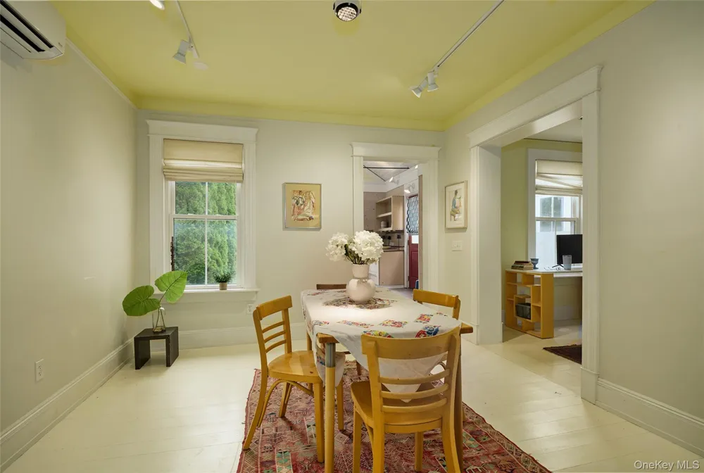 556 State Street Hudson, NY 12534
