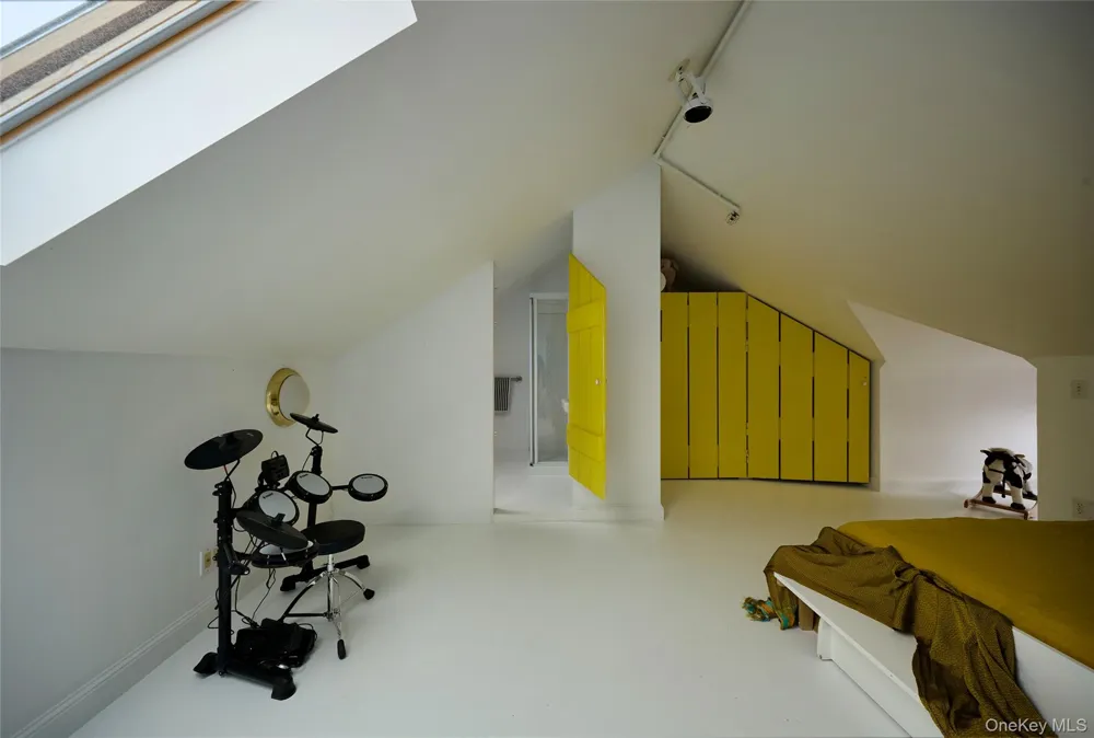 556 State Street Hudson, NY 12534