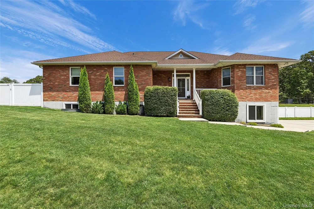 52 Mastro Road Calverton, NY 11933