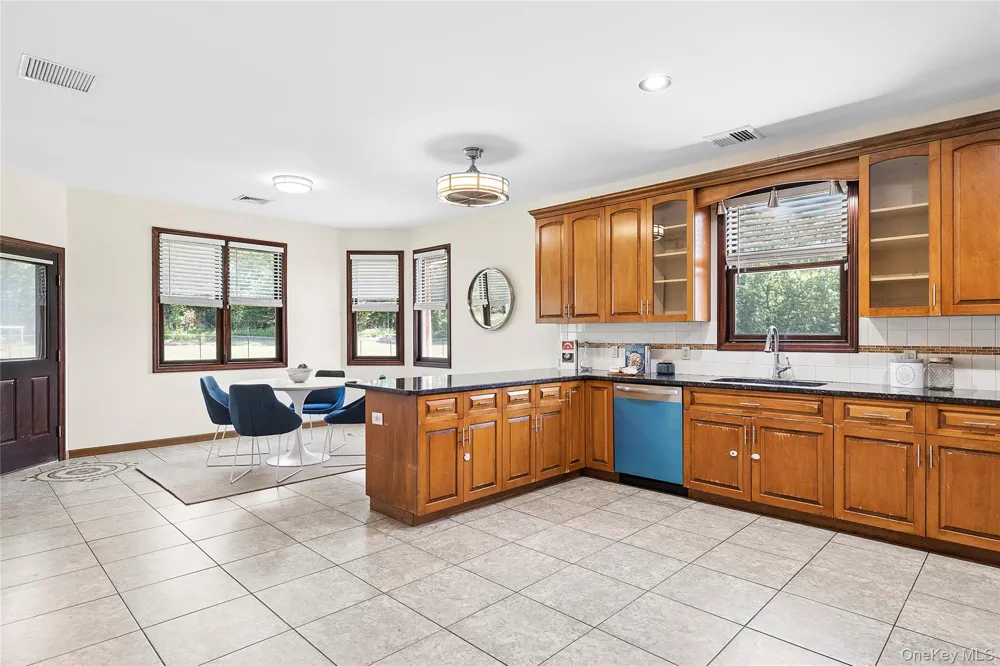 52 Mastro Road Calverton, NY 11933