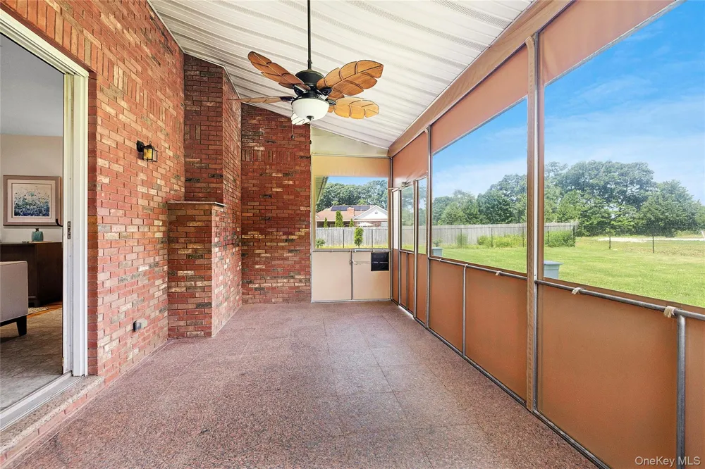 52 Mastro Road Calverton, NY 11933