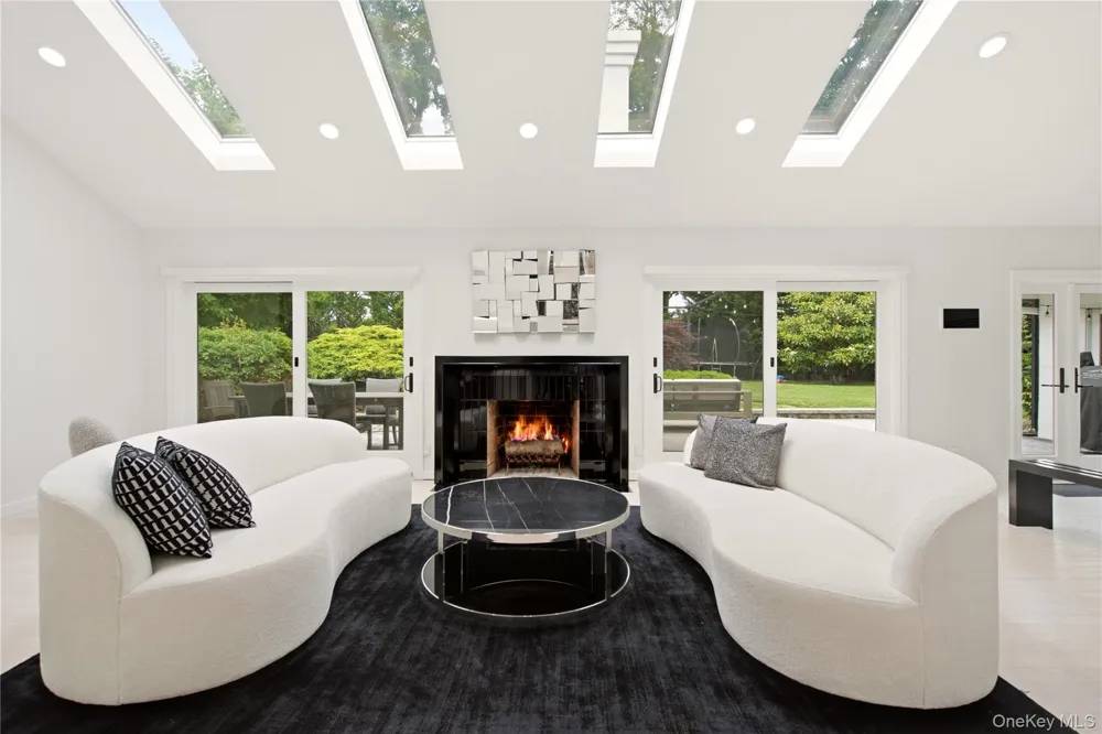 3 Engineers Road Roslyn Harbor, NY 11576