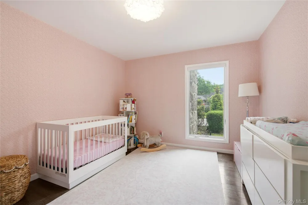 3 Engineers Road Roslyn Harbor, NY 11576