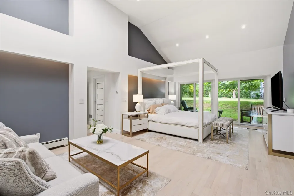 3 Engineers Road Roslyn Harbor, NY 11576