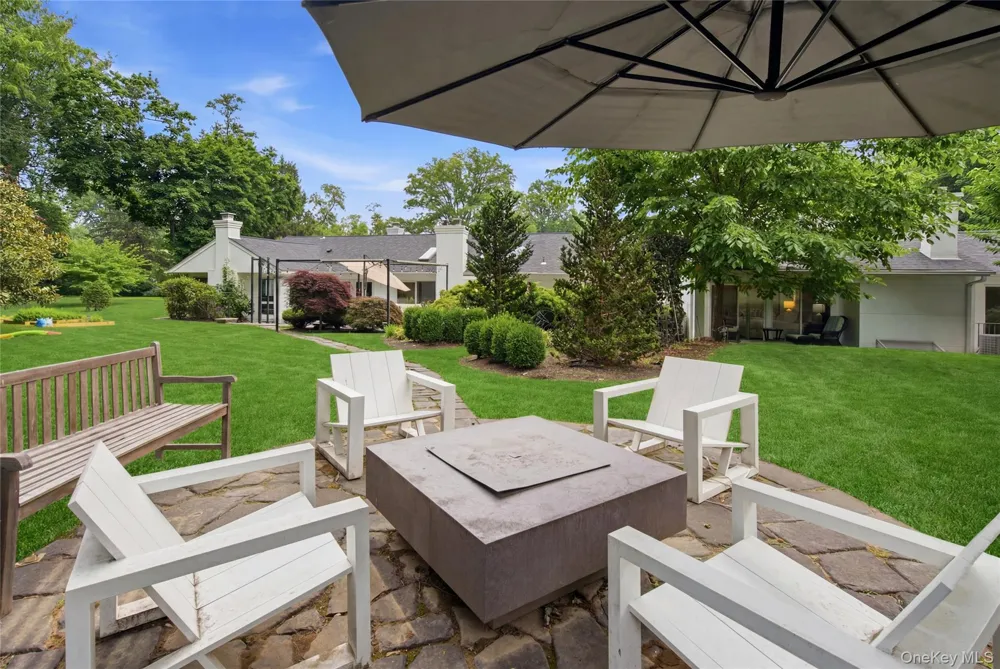 3 Engineers Road Roslyn Harbor, NY 11576