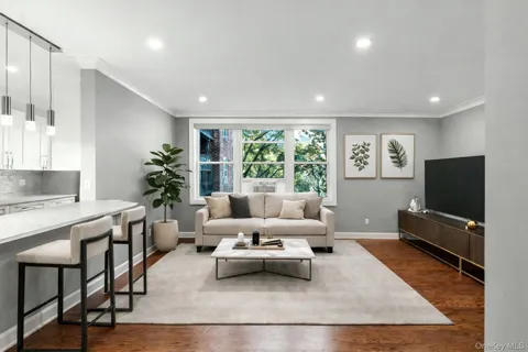 1133 Midland Avenue #2C