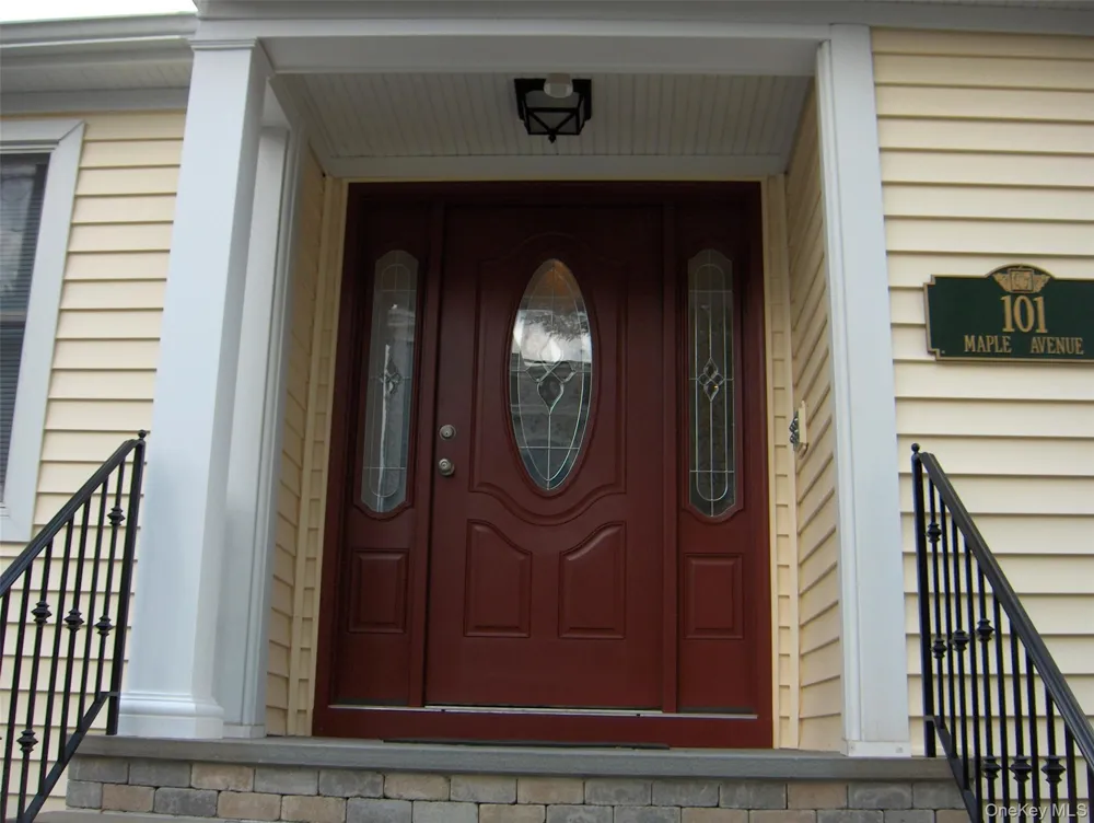 101 Maple Avenue Sea Cliff, NY 11579