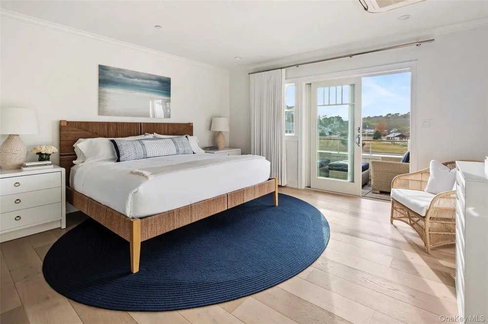 57 Old Boathouse Lane S Hampton Bays, NY 11946