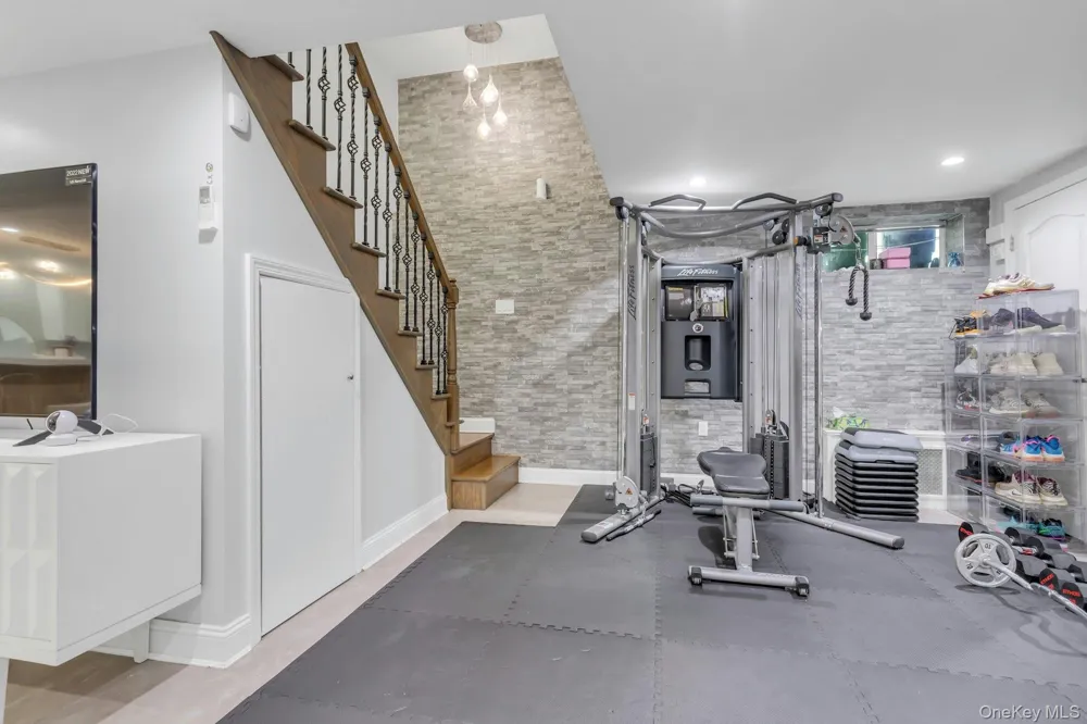 145-75 6th Avenue Whitestone, NY 11357