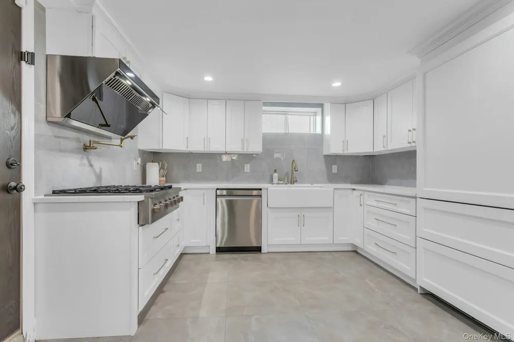 145-75 6th Avenue Whitestone, NY 11357
