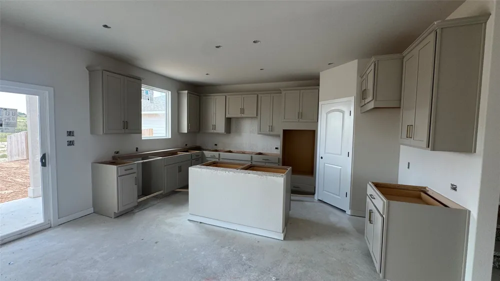 278 Crater Lake Drive Dripping Springs, TX 78620