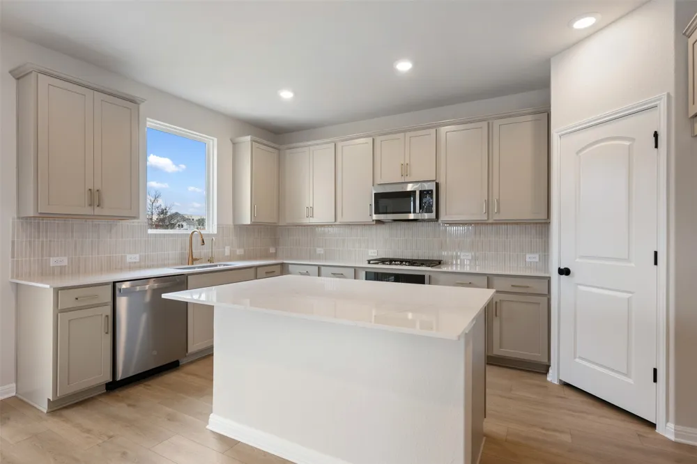 278 Crater Lake Drive Dripping Springs, TX 78620