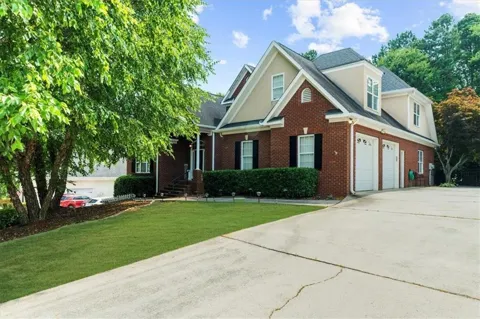3737 Falls Trail