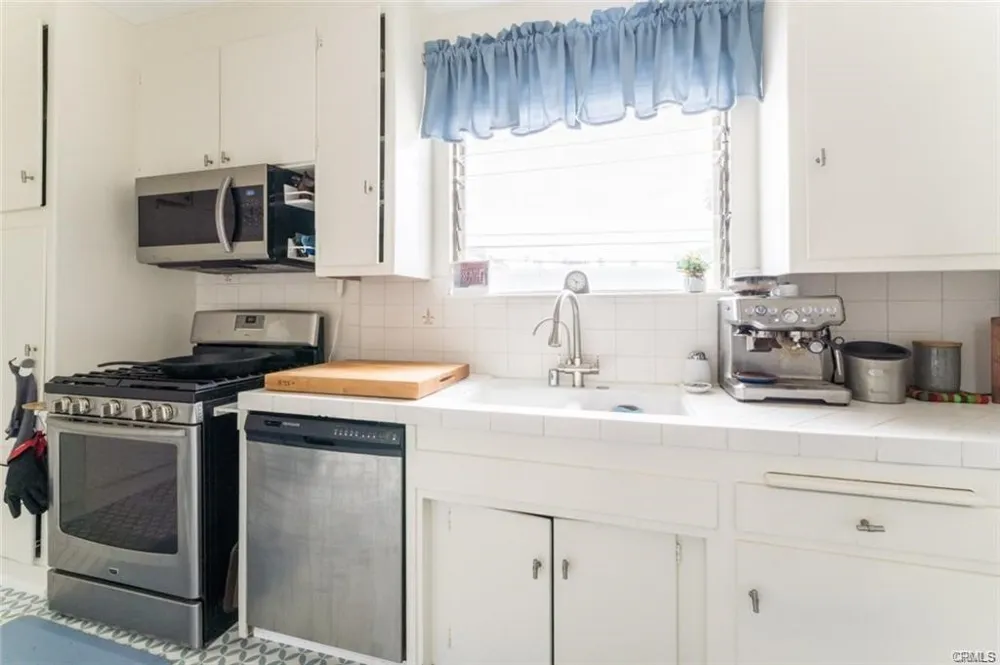 943 19th Santa Monica, CA 90403