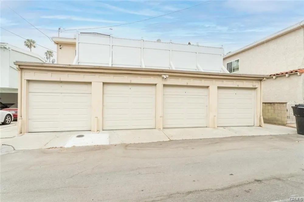 943 19th Santa Monica, CA 90403