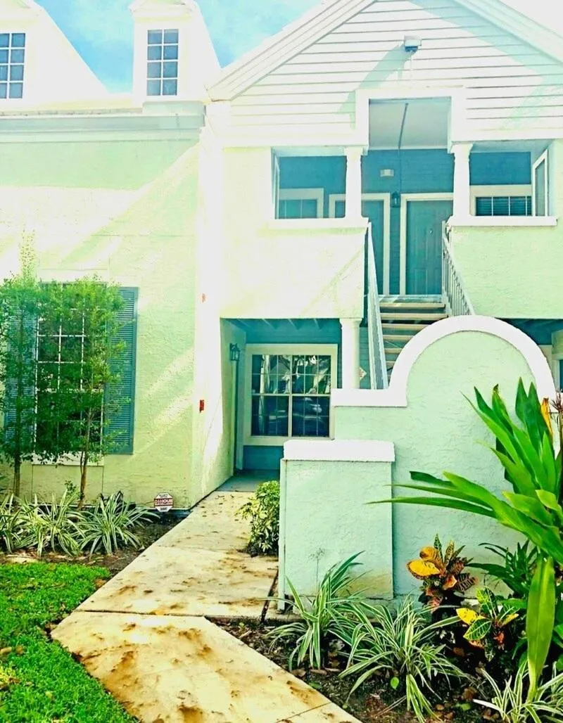 1020 Crystal Way #C Delray Beach, FL 33444