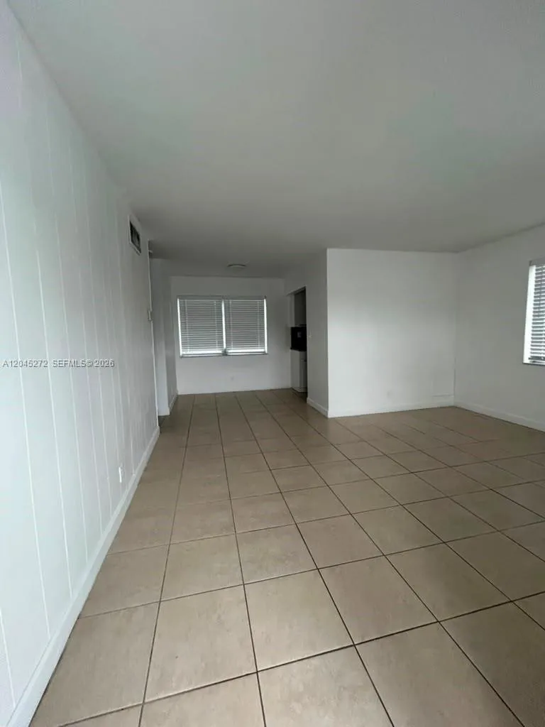 2435 Van Buren St #APT 1B Hollywood, FL 33020