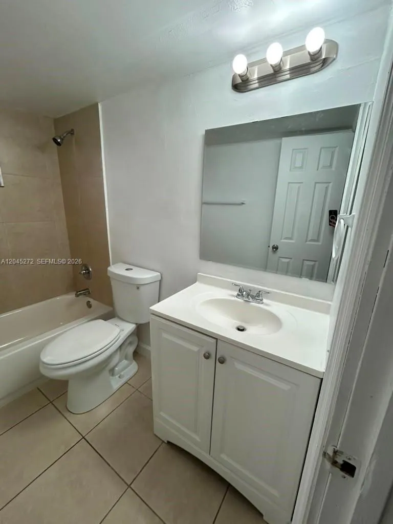 2435 Van Buren St #APT 1B Hollywood, FL 33020