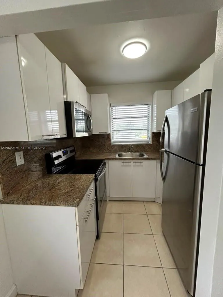 2435 Van Buren St #APT 1B Hollywood, FL 33020