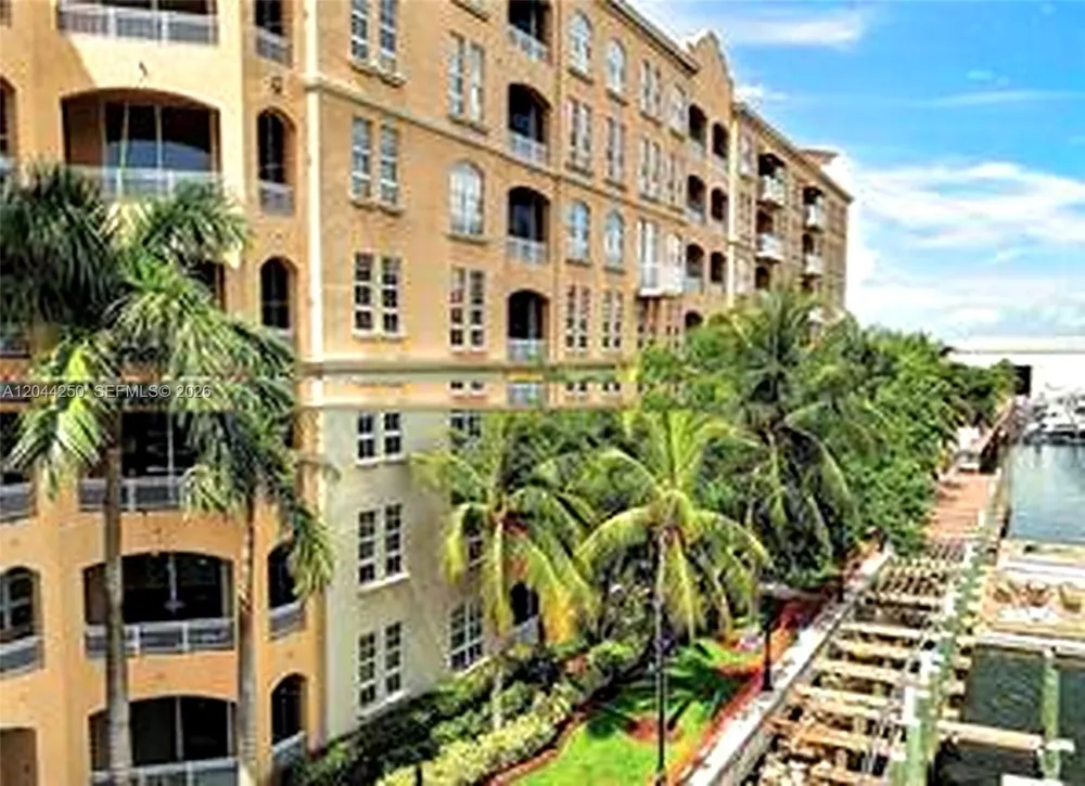 3001 NE 185th St Aventura, FL 33180