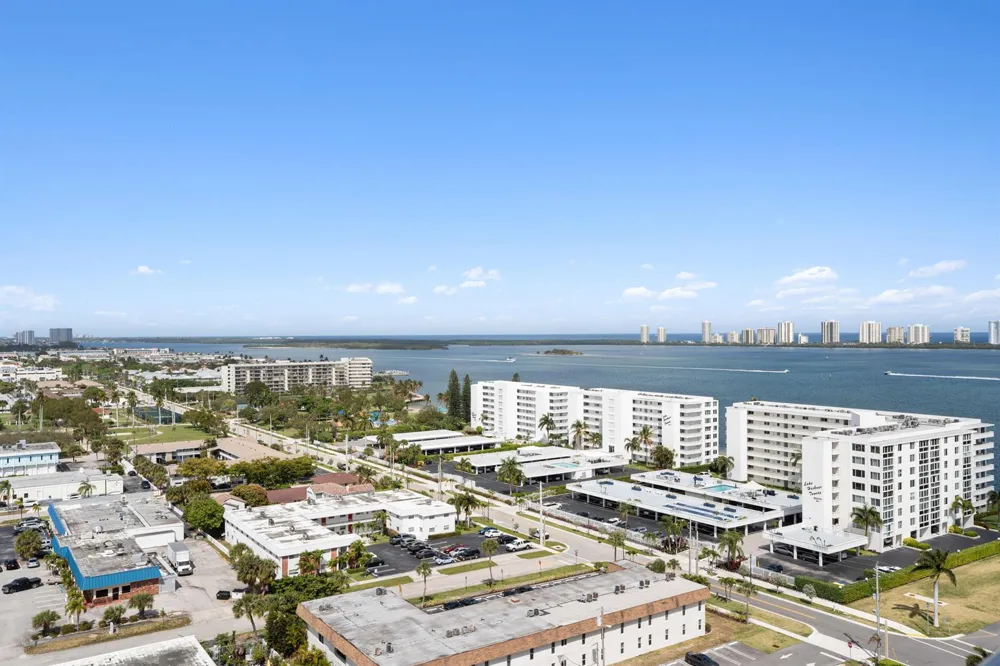 220 Lake Shore Drive #1523 Lake Park, FL 33403