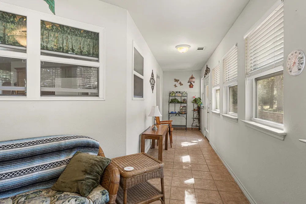 220 Clydesdale Drive Dale, TX 78616
