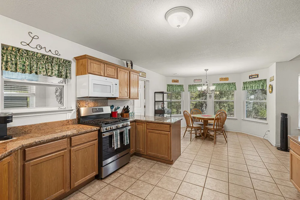 220 Clydesdale Drive Dale, TX 78616