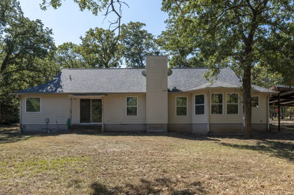 220 Clydesdale Drive Dale, TX 78616