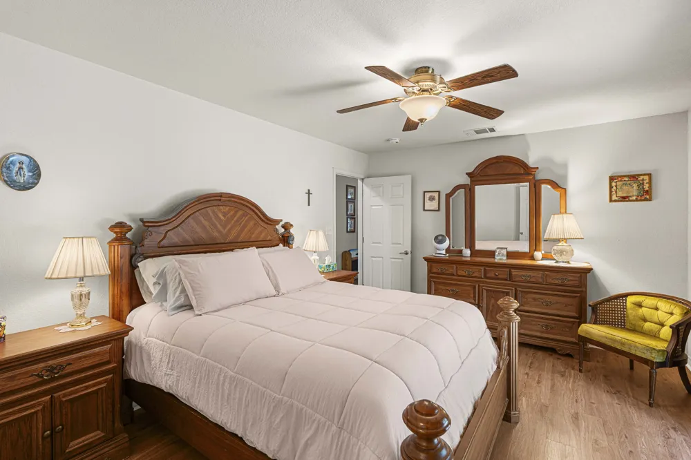 220 Clydesdale Drive Dale, TX 78616