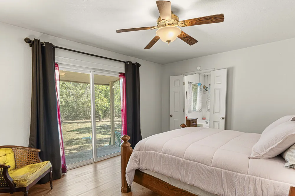 220 Clydesdale Drive Dale, TX 78616
