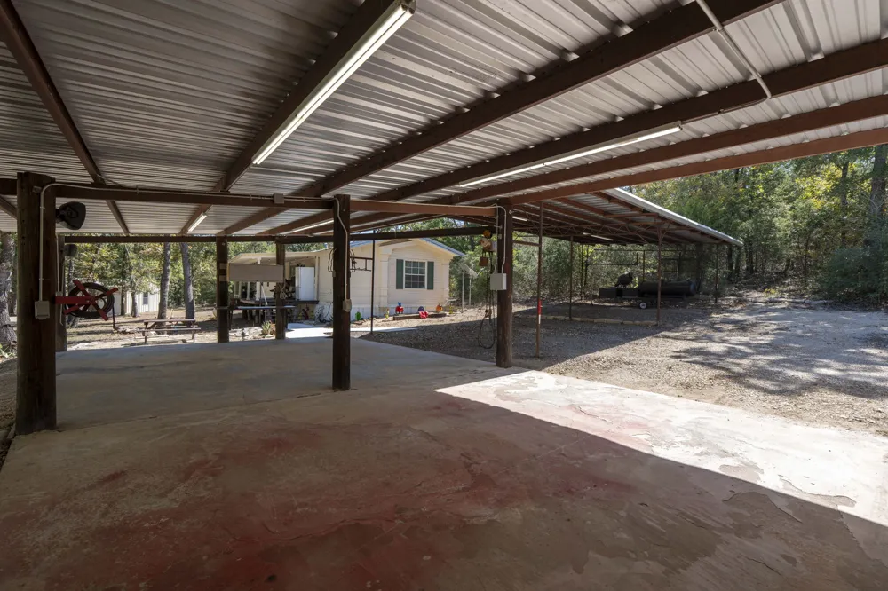 220 Clydesdale Drive Dale, TX 78616