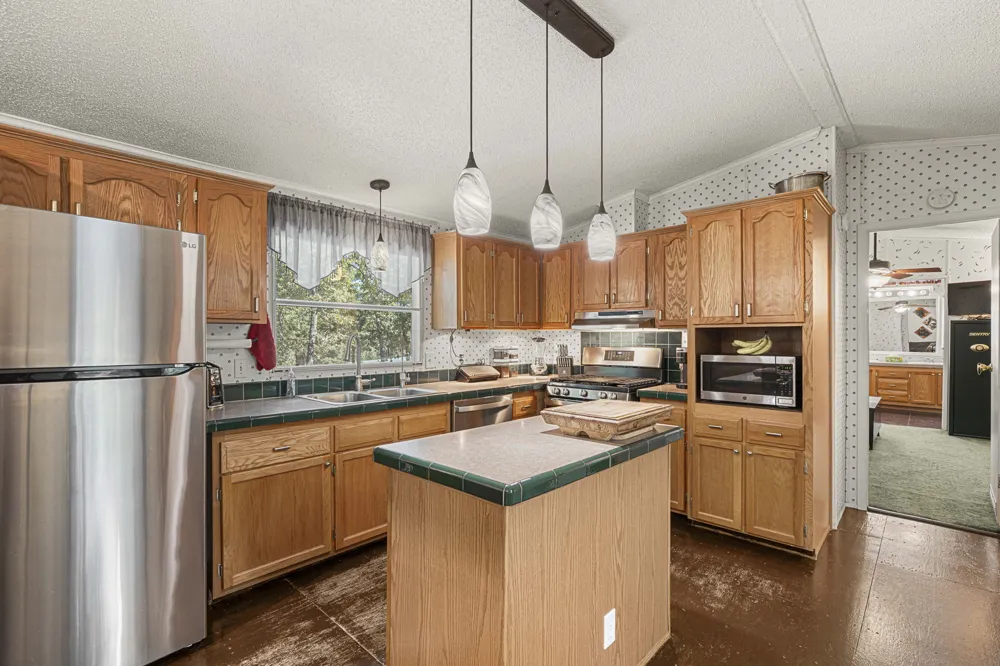 220 Clydesdale Drive Dale, TX 78616