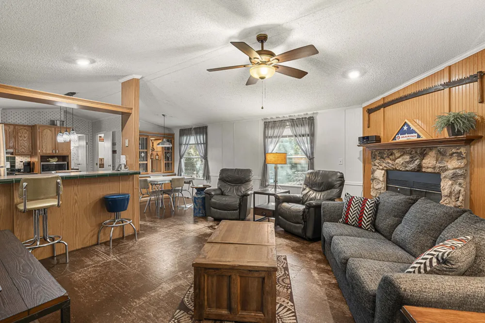 220 Clydesdale Drive Dale, TX 78616