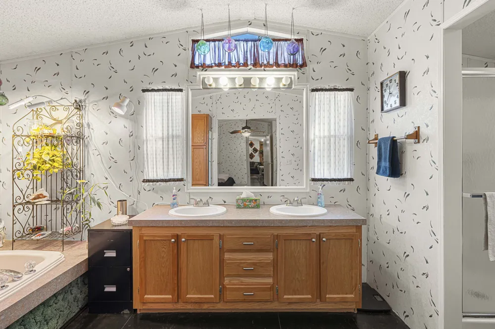 220 Clydesdale Drive Dale, TX 78616