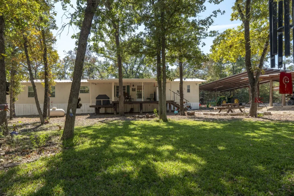 220 Clydesdale Drive Dale, TX 78616