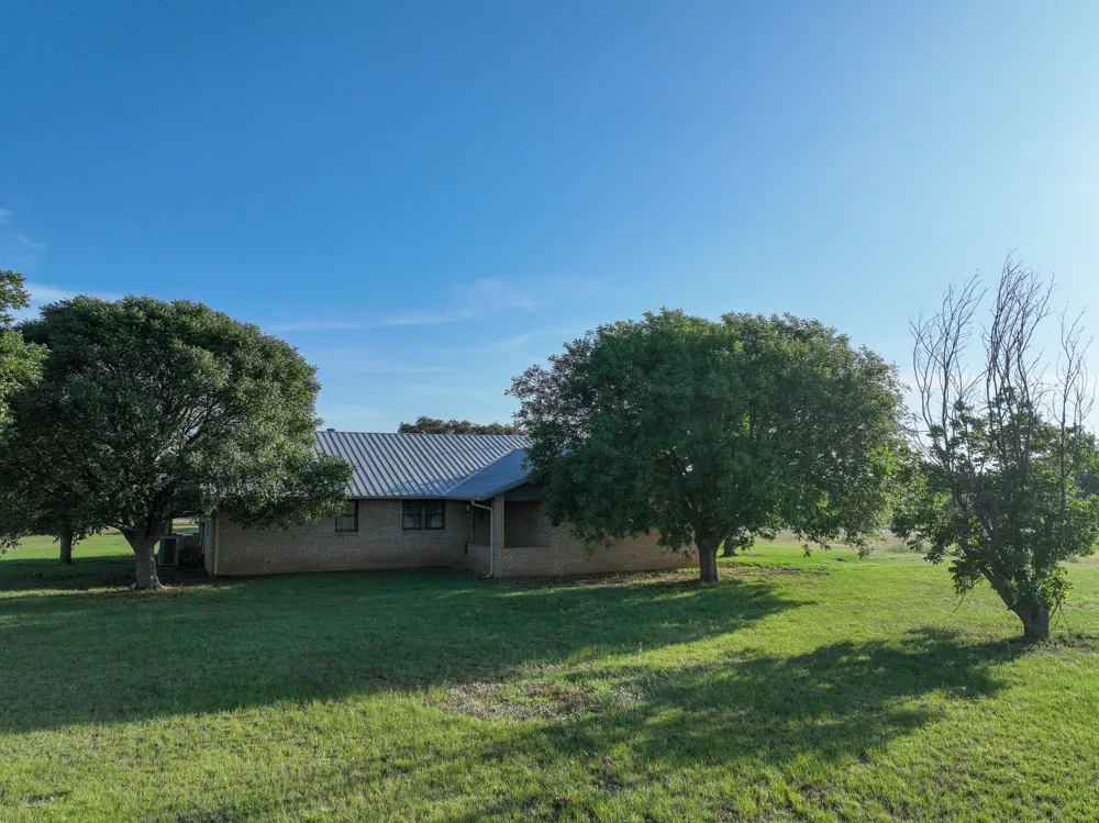 950 County Road 126 Moran, TX 76464
