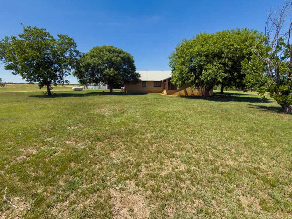 950 County Road 126 Moran, TX 76464