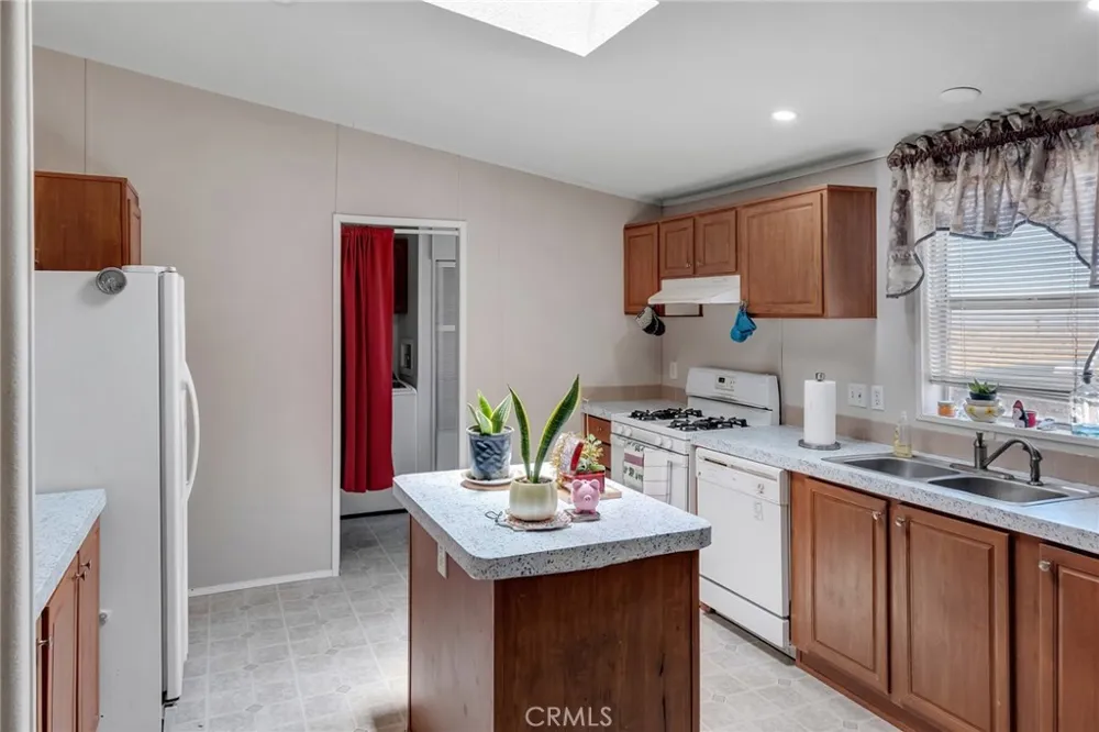 7625 Saratoga Phelan, CA 92371
