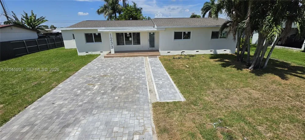 1233 SW AVENUE C PL Belle Glade, FL 33430
