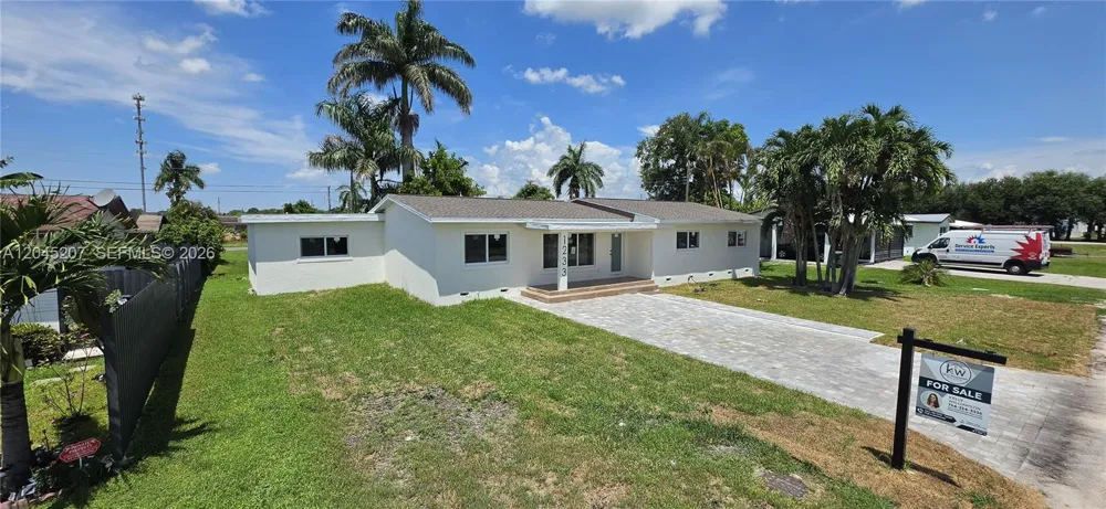 1233 SW AVENUE C PL Belle Glade, FL 33430
