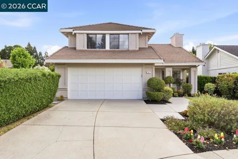 40 Saint Tropez Ct