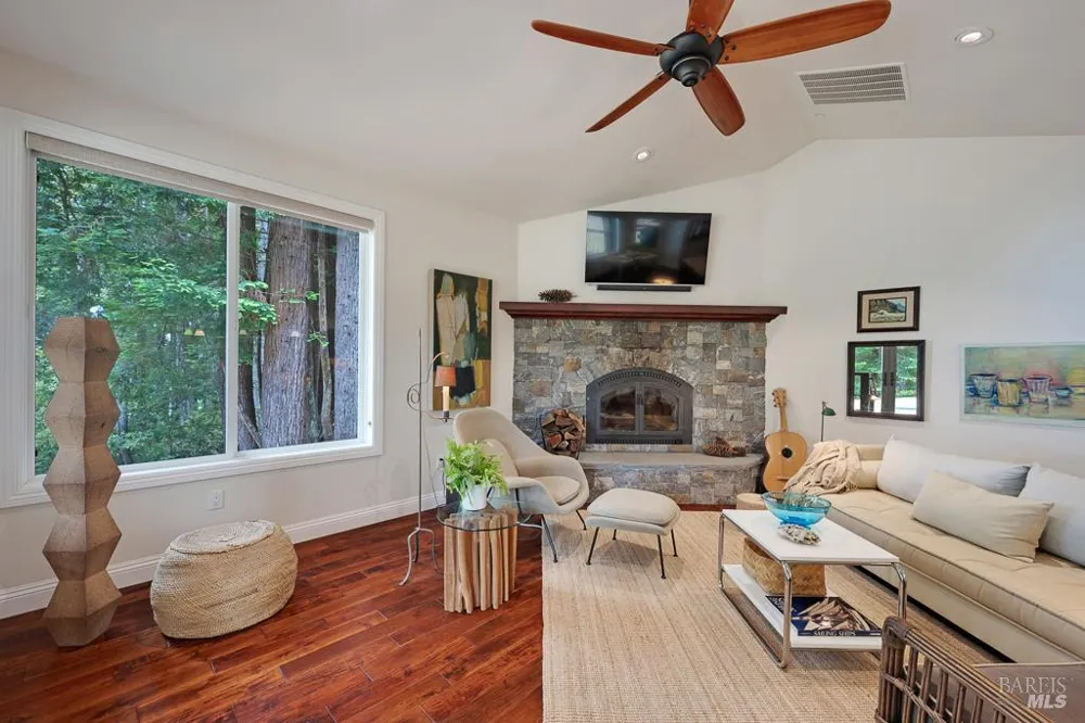 22130 Umland Circle Jenner, CA 95450