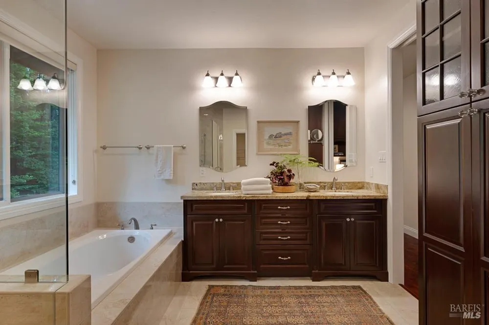 22130 Umland Circle Jenner, CA 95450