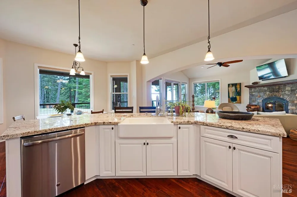 22130 Umland Circle Jenner, CA 95450
