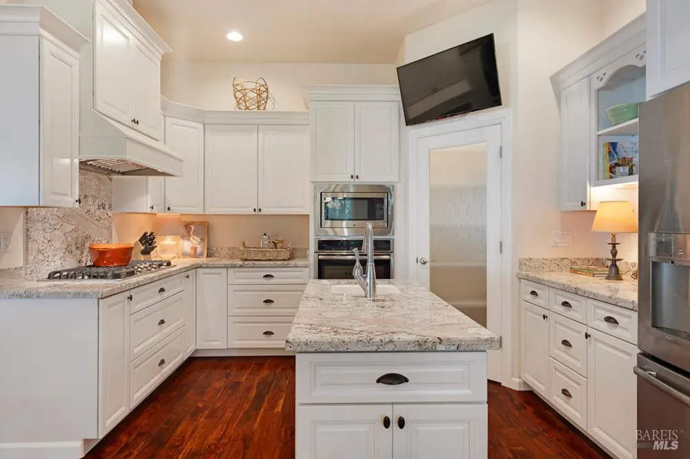 22130 Umland Circle Jenner, CA 95450