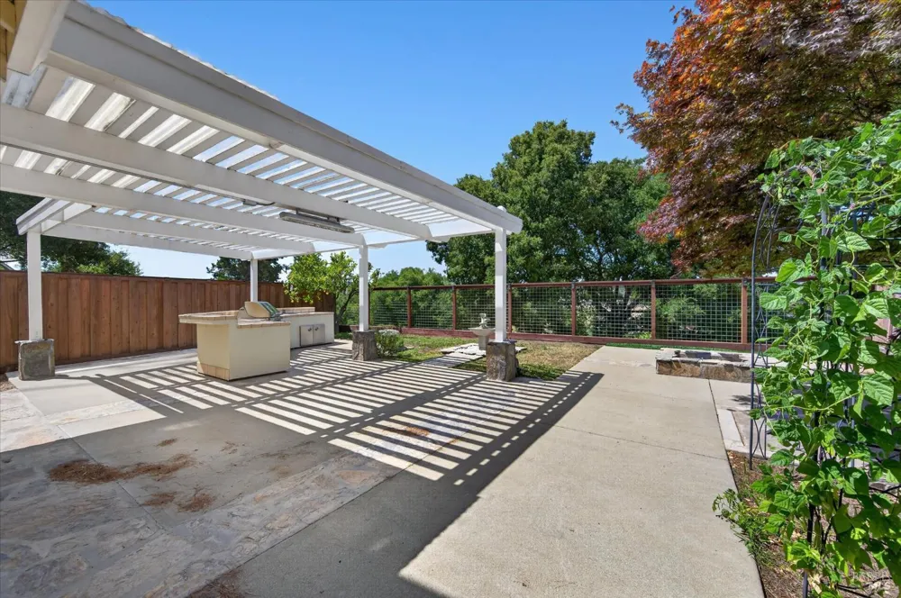 136 Crownpointe Drive Vallejo, CA 94591