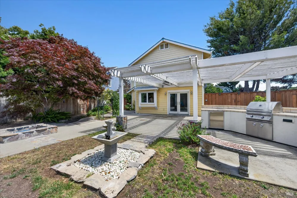 136 Crownpointe Drive Vallejo, CA 94591