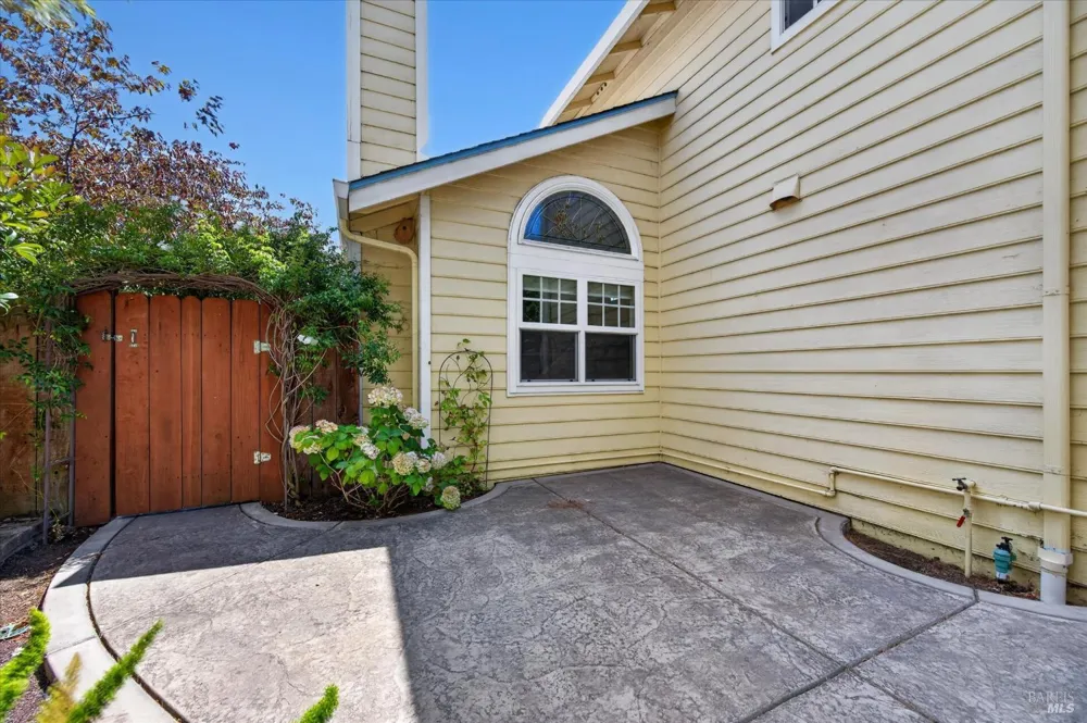 136 Crownpointe Drive Vallejo, CA 94591